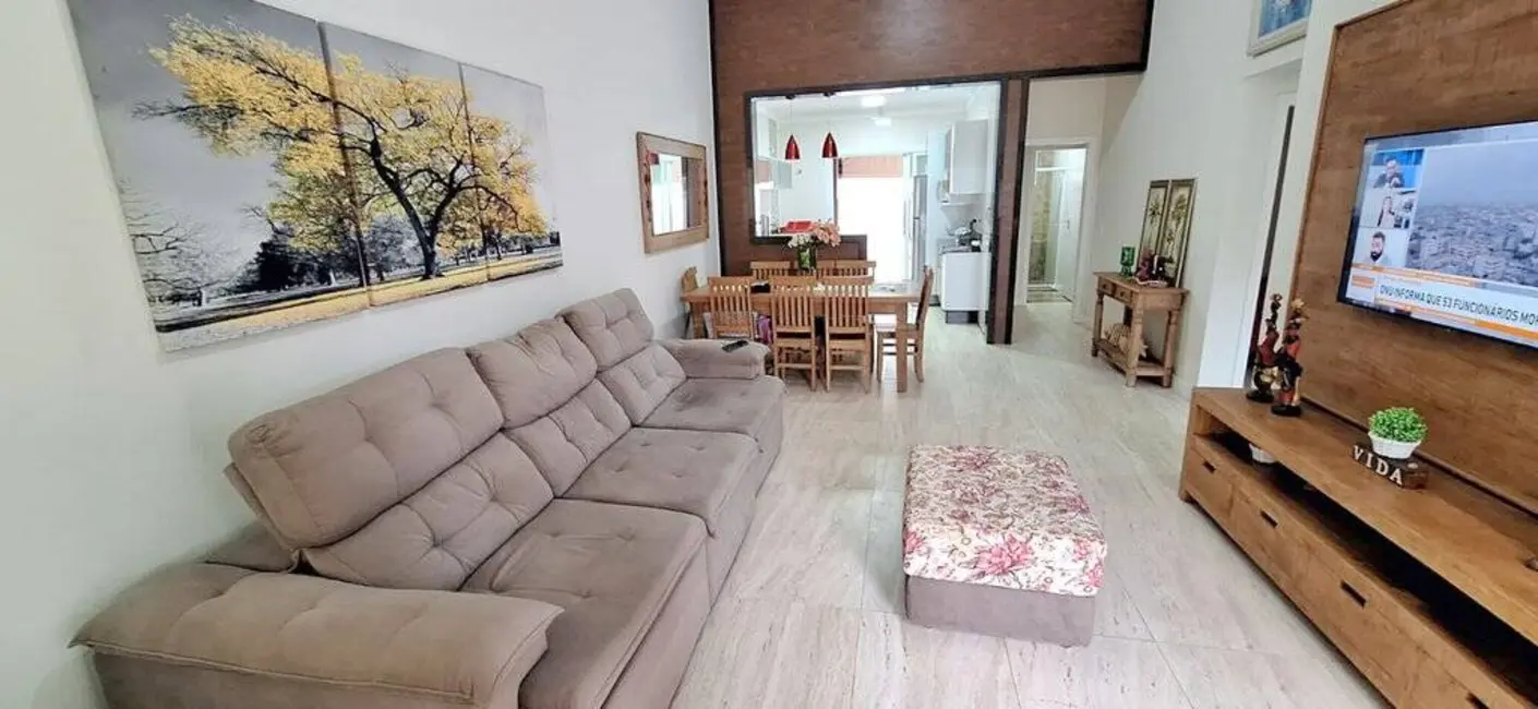 Casa com 3 quartos à venda, 250m2 em Peruibe - SP - imagem 3 Foto 3 de Casa com 3 quartos à venda, 250m2 em Peruibe - SP