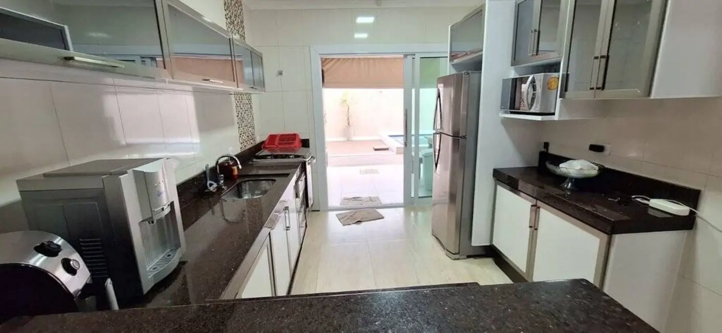 Casa com 3 quartos à venda, 250m2 em Peruibe - SP - imagem 5 Foto 5 de Casa com 3 quartos à venda, 250m2 em Peruibe - SP