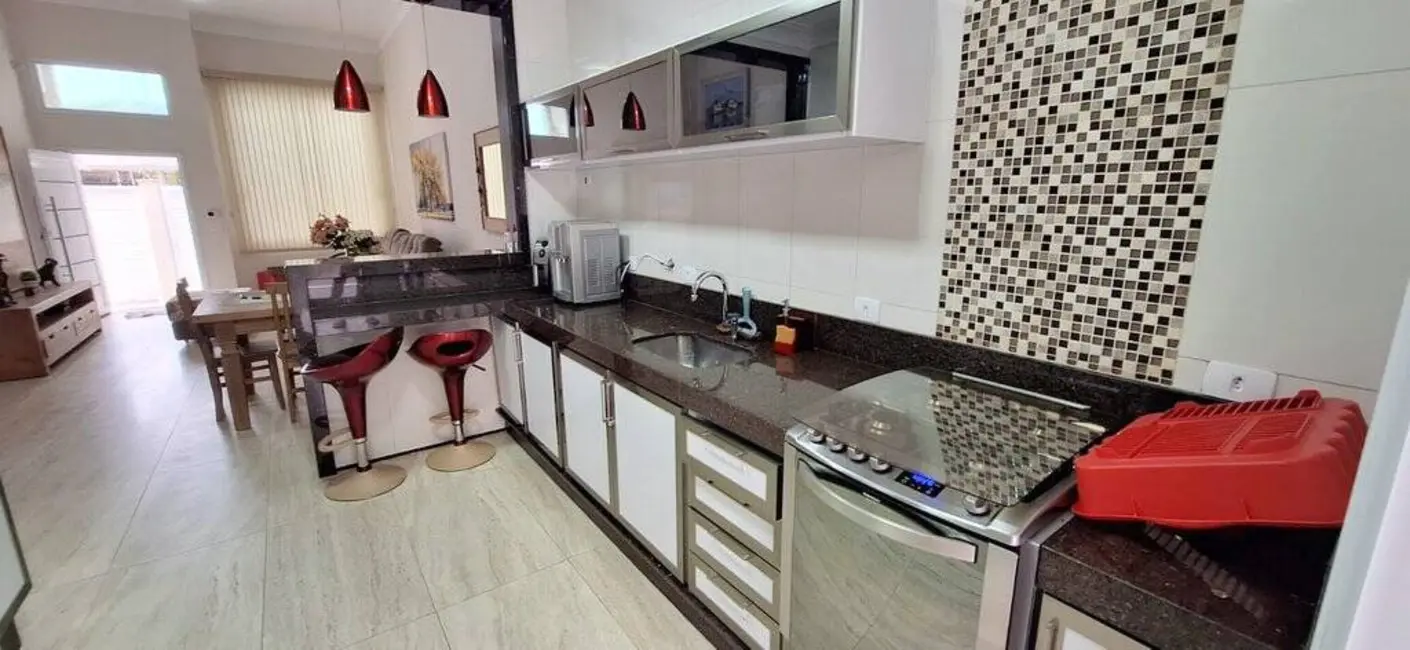Foto 7 de Casa com 3 quartos à venda, 250m2 em Peruibe - SP