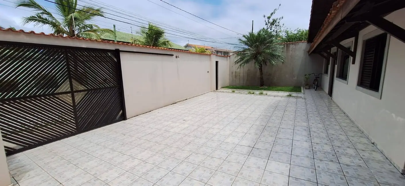 Casa com 4 quartos à venda, 368m2 em Peruibe - SP - imagem 4 Foto 4 de Casa com 4 quartos à venda, 368m2 em Peruibe - SP