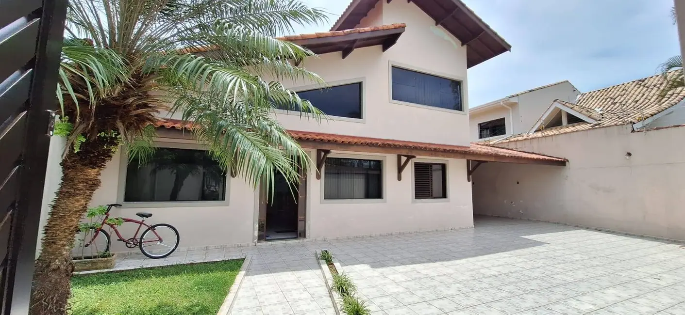 Casa com 4 quartos à venda, 368m2 em Peruibe - SP - imagem 2 Foto 2 de Casa com 4 quartos à venda, 368m2 em Peruibe - SP