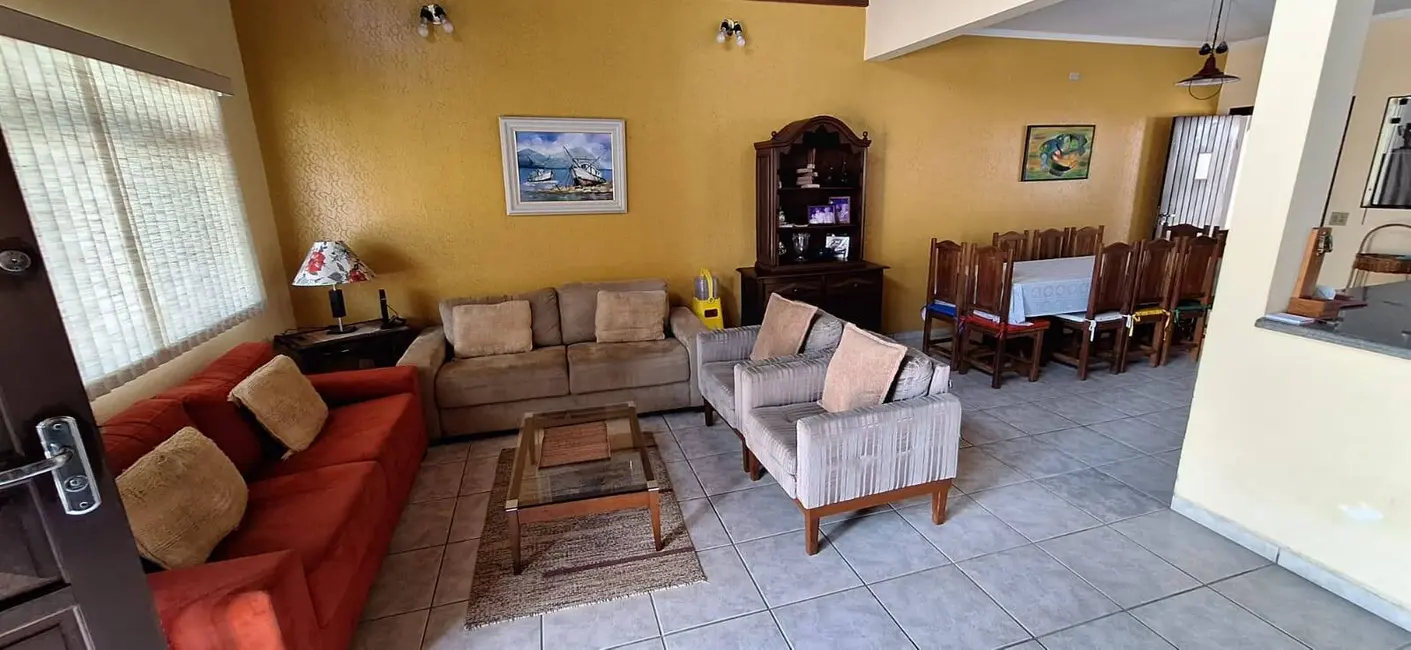 Casa com 4 quartos à venda, 368m2 em Peruibe - SP - imagem 9 Foto 9 de Casa com 4 quartos à venda, 368m2 em Peruibe - SP