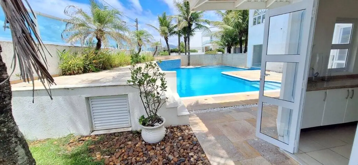 Casa com 7 quartos à venda, 823m2 em Peruibe - SP - imagem 4 Foto 4 de Casa com 7 quartos à venda, 823m2 em Peruibe - SP