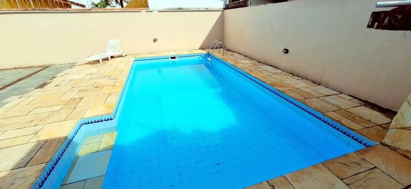 Foto 3 de Casa com 3 quartos à venda, 350m2 em Peruibe - SP