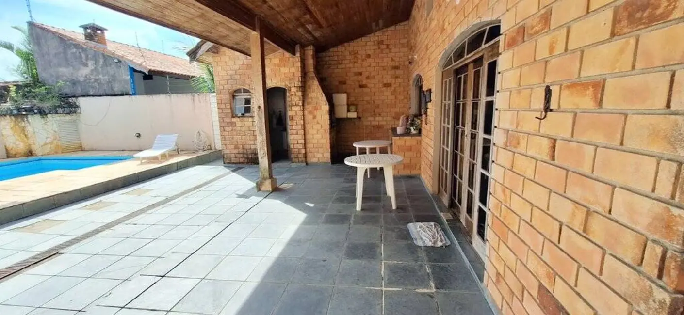 Foto 5 de Casa com 3 quartos à venda, 350m2 em Peruibe - SP