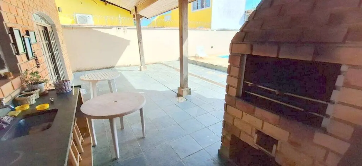 Foto 8 de Casa com 3 quartos à venda, 350m2 em Peruibe - SP