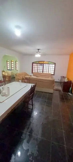 Foto 2 de Casa com 3 quartos à venda, 373m2 em Peruibe - SP