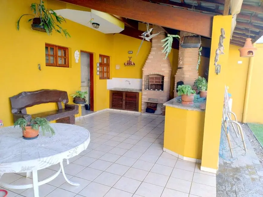 Casa com 3 quartos à venda, 500m2 em Peruibe - SP - imagem 4 Foto 4 de Casa com 3 quartos à venda, 500m2 em Peruibe - SP