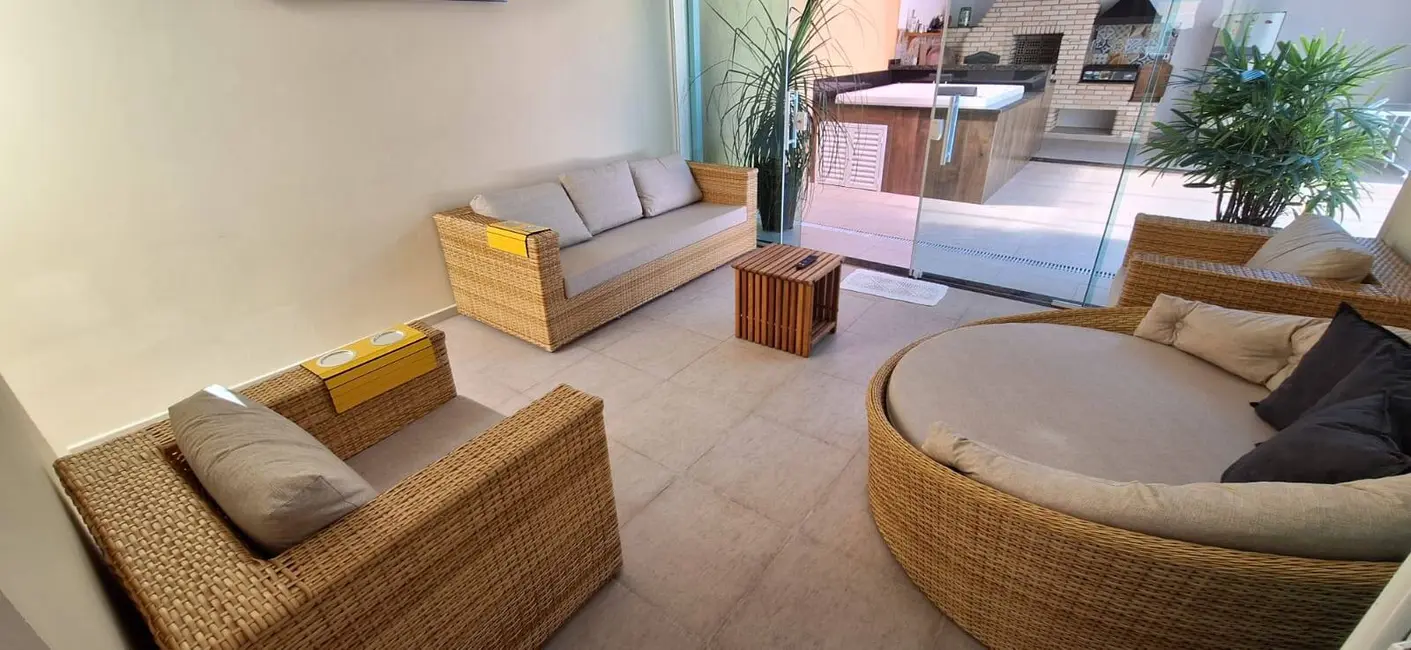 Casa com 4 quartos à venda, 323m2 em Peruibe - SP - imagem 8 Foto 8 de Casa com 4 quartos à venda, 323m2 em Peruibe - SP