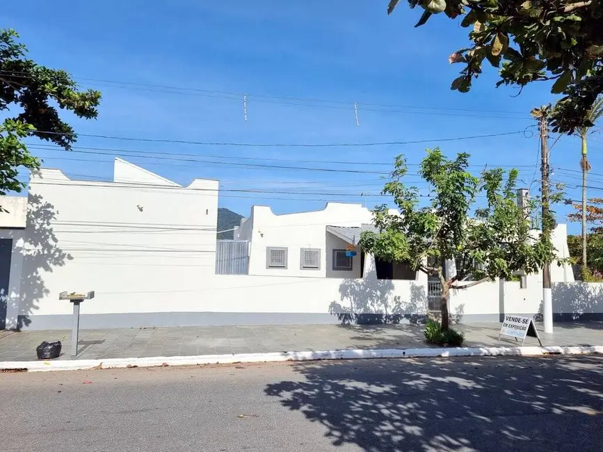 Foto 6 de Casa com 3 quartos à venda, 210m2 em Peruibe - SP
