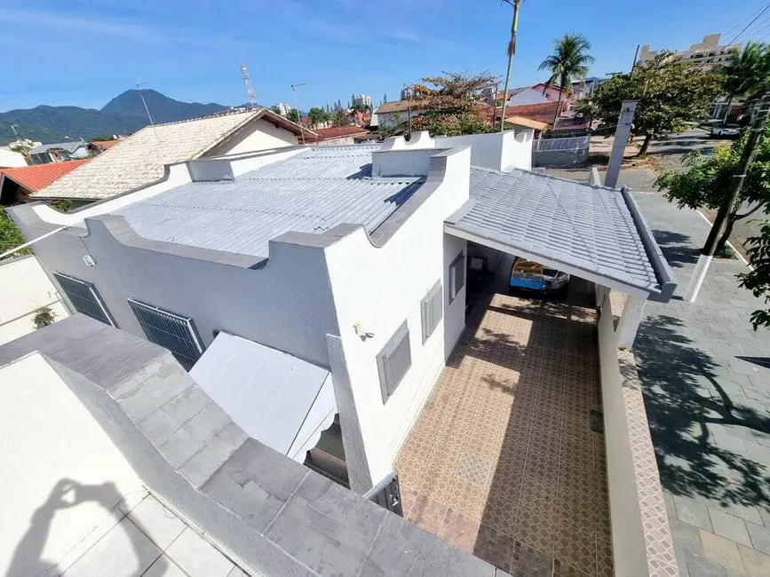 Foto 7 de Casa com 3 quartos à venda, 210m2 em Peruibe - SP