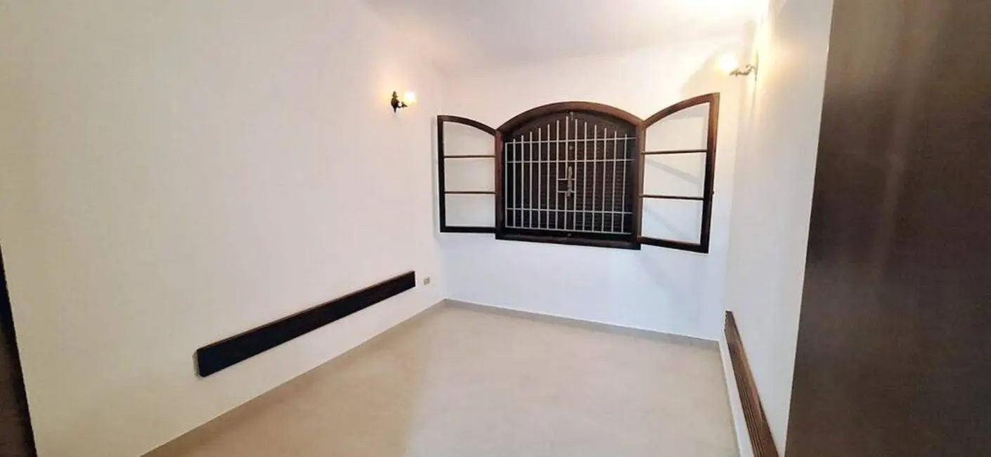Casa com 4 quartos à venda, 208m2 em Peruibe - SP - imagem 8 Foto 8 de Casa com 4 quartos à venda, 208m2 em Peruibe - SP