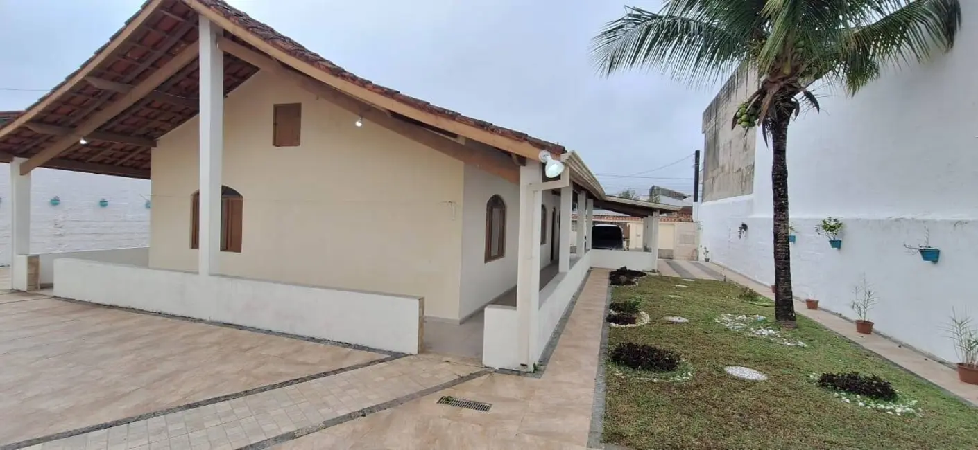 Casa com 5 quartos à venda, 225m2 em Peruibe - SP - imagem 7 Foto 7 de Casa com 5 quartos à venda, 225m2 em Peruibe - SP