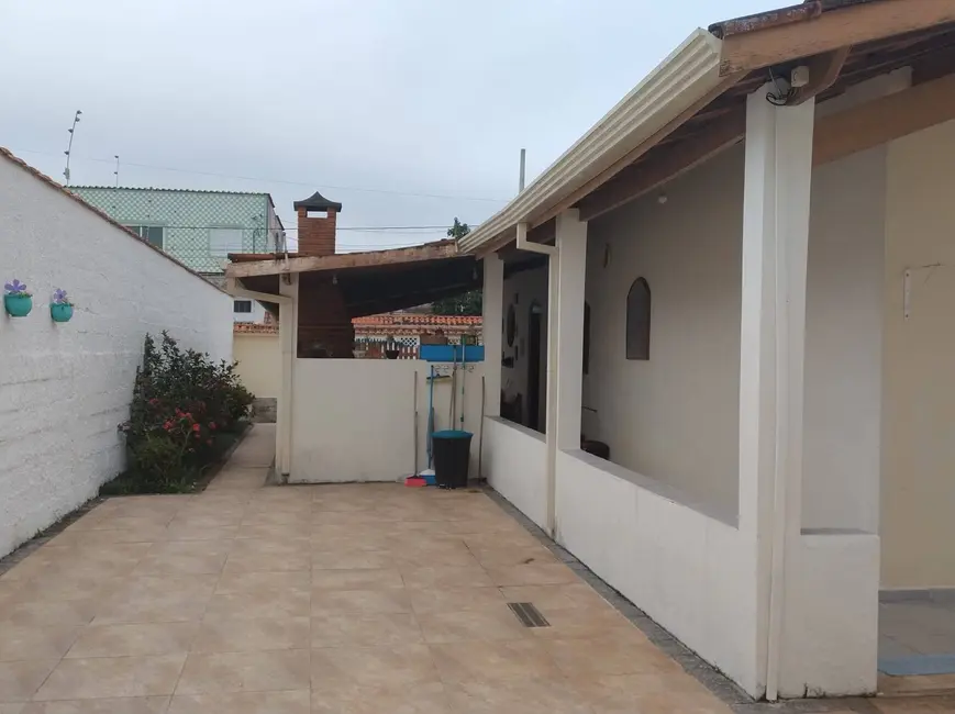 Casa com 5 quartos à venda, 225m2 em Peruibe - SP - imagem 9 Foto 9 de Casa com 5 quartos à venda, 225m2 em Peruibe - SP