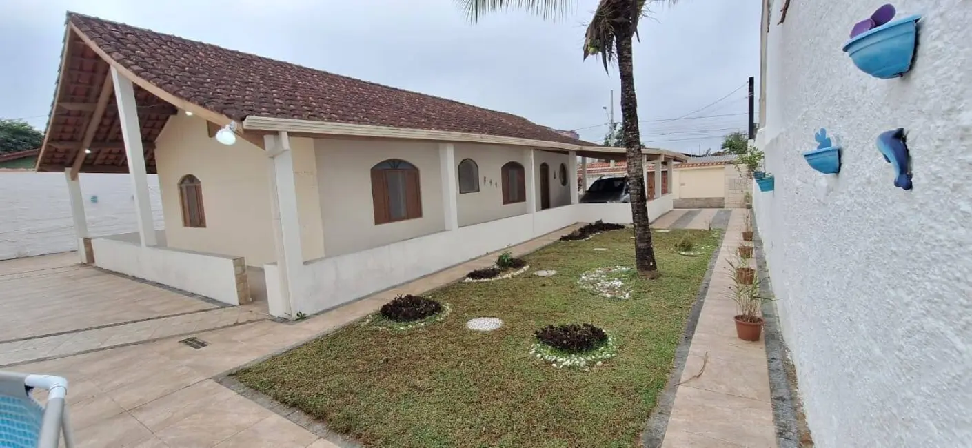 Casa com 5 quartos à venda, 225m2 em Peruibe - SP - imagem 6 Foto 6 de Casa com 5 quartos à venda, 225m2 em Peruibe - SP