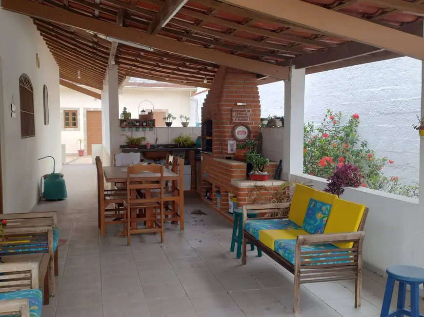 Casa com 5 quartos à venda, 225m2 em Peruibe - SP - imagem 4 Foto 4 de Casa com 5 quartos à venda, 225m2 em Peruibe - SP