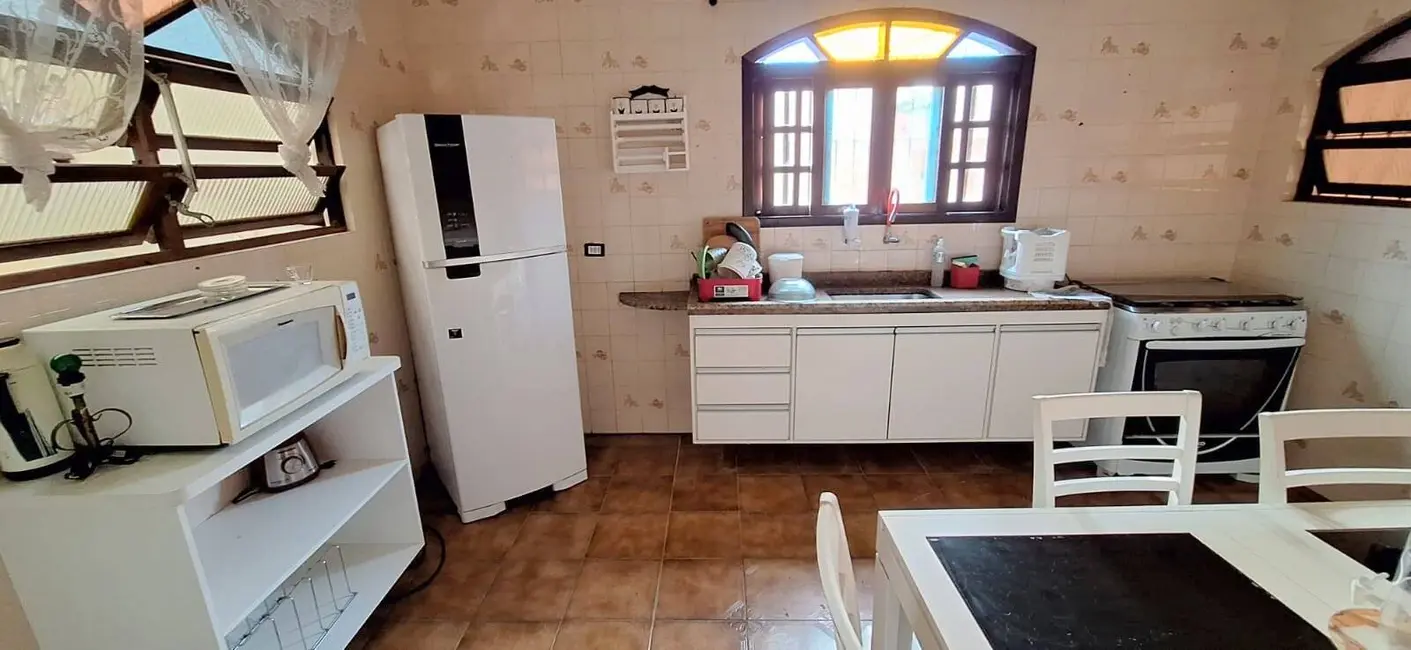 Casa com 3 quartos à venda, 151m2 em Peruibe - SP - imagem 5 Foto 5 de Casa com 3 quartos à venda, 151m2 em Peruibe - SP