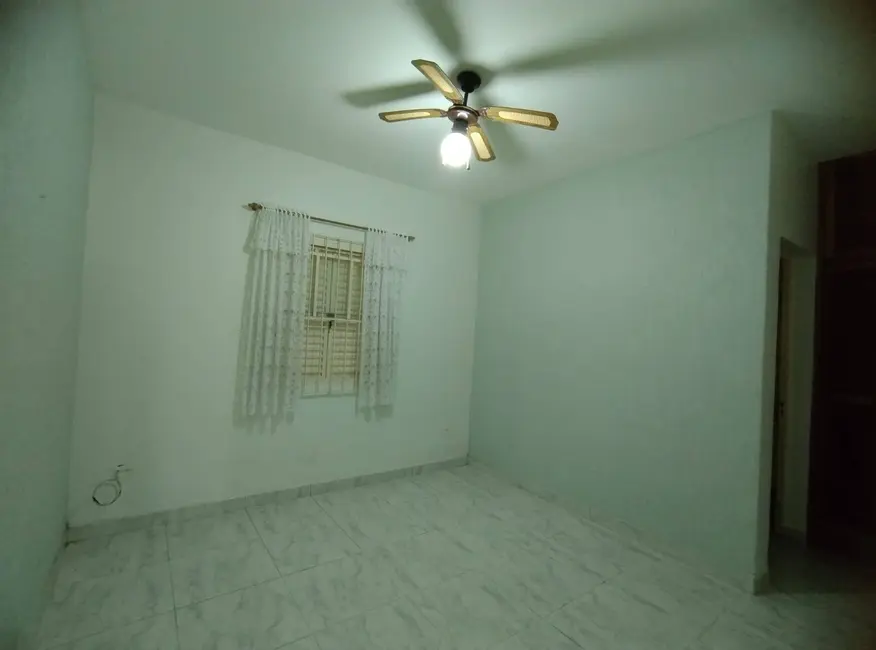 Casa com 2 quartos à venda em Peruibe - SP - imagem 5 Foto 5 de Casa com 2 quartos à venda em Peruibe - SP