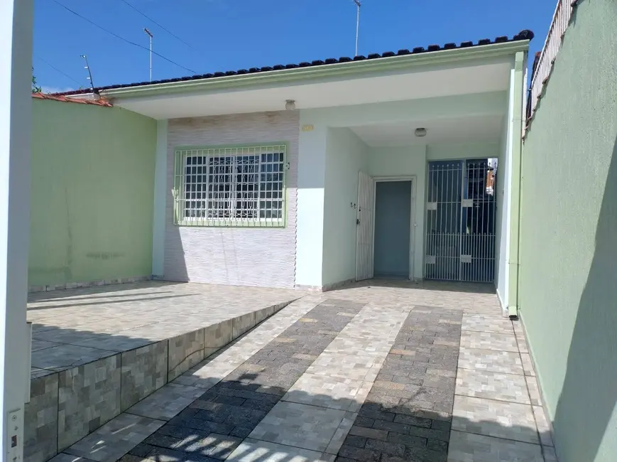 Foto 1 de Casa com 2 quartos à venda em Peruibe - SP