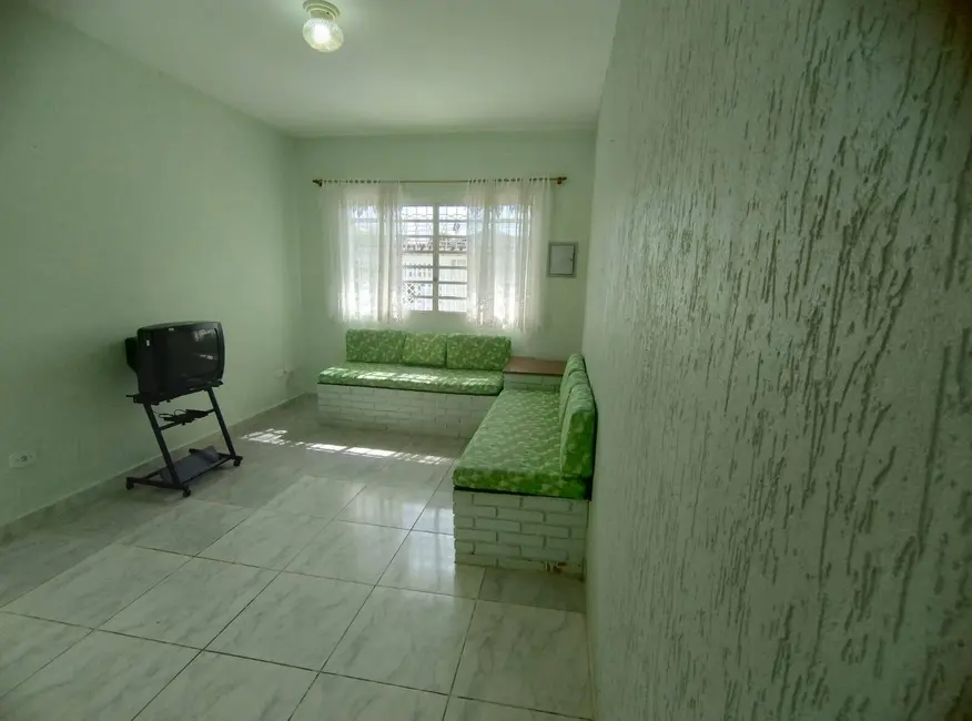 Casa com 2 quartos à venda em Peruibe - SP - imagem 3 Foto 3 de Casa com 2 quartos à venda em Peruibe - SP