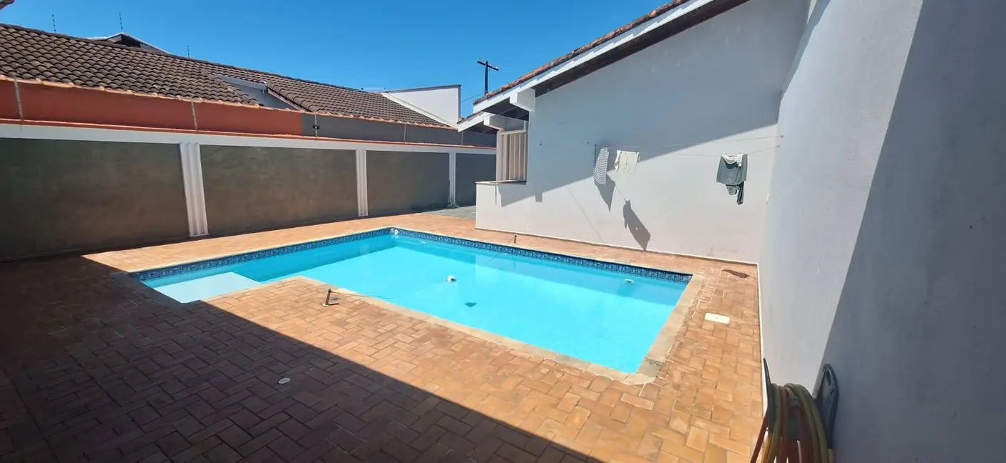 Foto 2 de Casa com 5 quartos à venda, 246m2 em Peruibe - SP