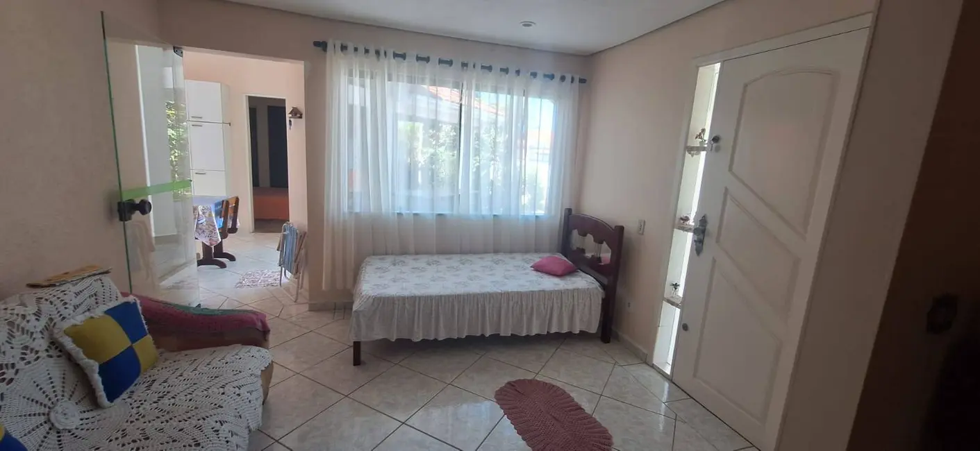 Foto 9 de Casa com 5 quartos à venda, 246m2 em Peruibe - SP