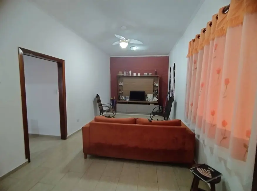 Casa com 3 quartos à venda, 151m2 em Peruibe - SP - imagem 3 Foto 3 de Casa com 3 quartos à venda, 151m2 em Peruibe - SP
