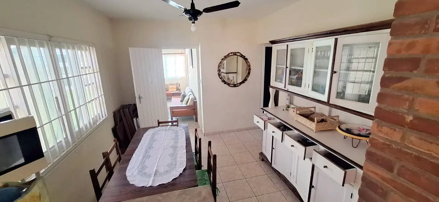 Casa com 3 quartos à venda, 153m2 em Peruibe - SP - imagem 8 Foto 8 de Casa com 3 quartos à venda, 153m2 em Peruibe - SP