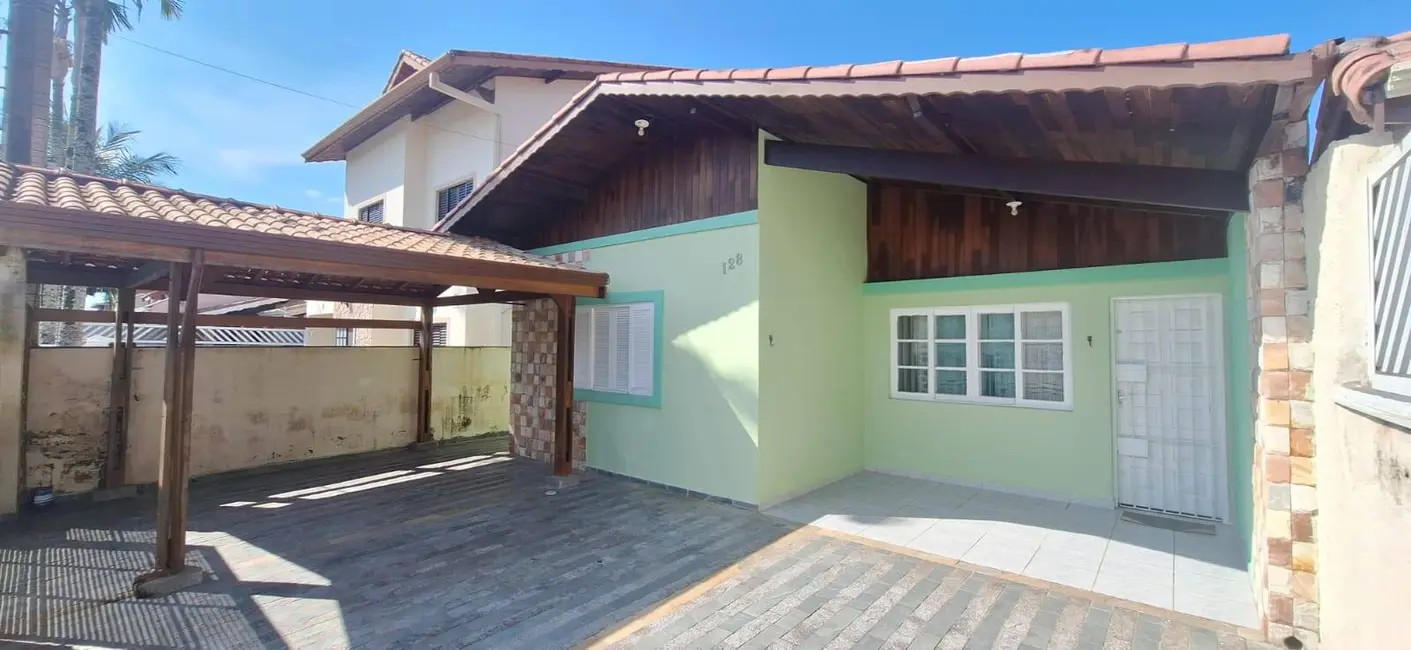 Foto 1 de Casa com 3 quartos à venda, 153m2 em Peruibe - SP