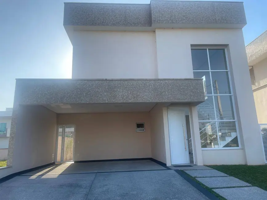 Foto 1 de Casa com 4 quartos à venda, 254m2 em Peruibe - SP