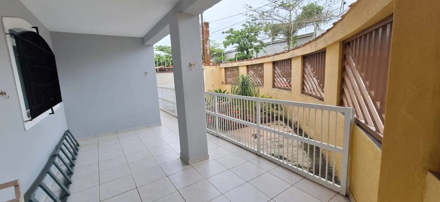 Casa com 3 quartos à venda, 140m2 em Peruibe - SP - imagem 3 Foto 3 de Casa com 3 quartos à venda, 140m2 em Peruibe - SP