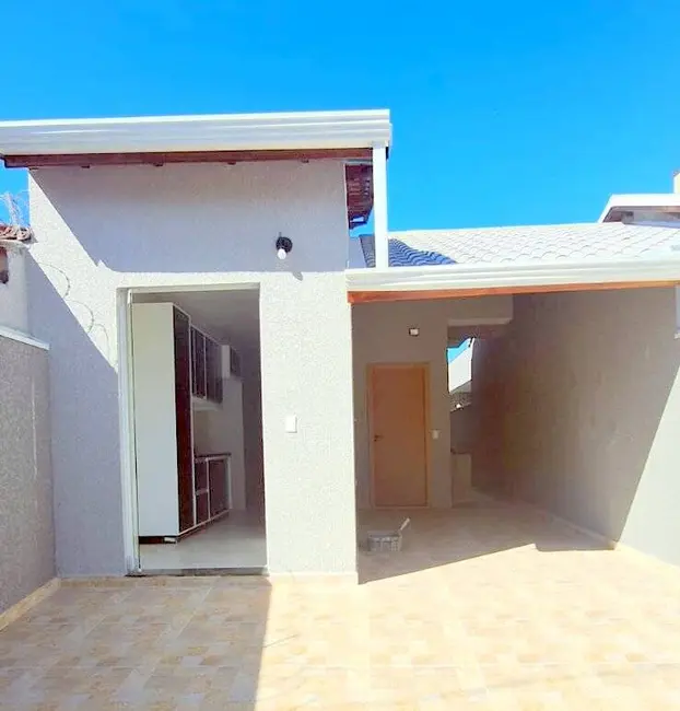Foto 1 de Casa com 2 quartos à venda, 85m2 em Peruibe - SP