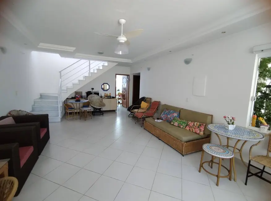 Casa com 4 quartos à venda, 265m2 em Peruibe - SP - imagem 4 Foto 4 de Casa com 4 quartos à venda, 265m2 em Peruibe - SP