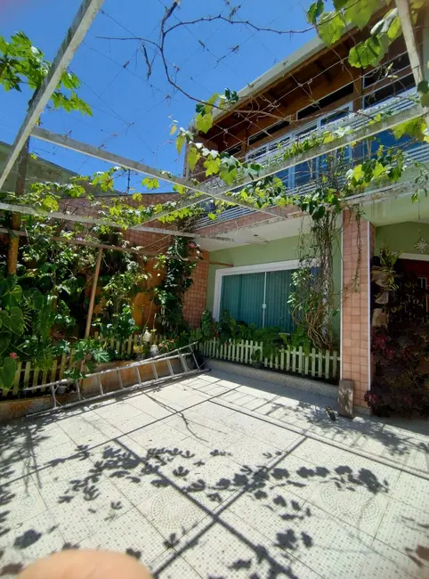 Foto 1 de Casa com 4 quartos à venda, 265m2 em Peruibe - SP
