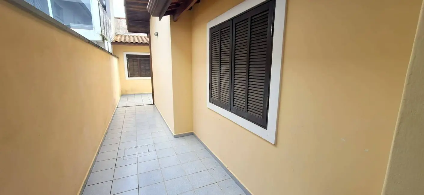 Foto 7 de Casa com 3 quartos à venda, 122m2 em Peruibe - SP