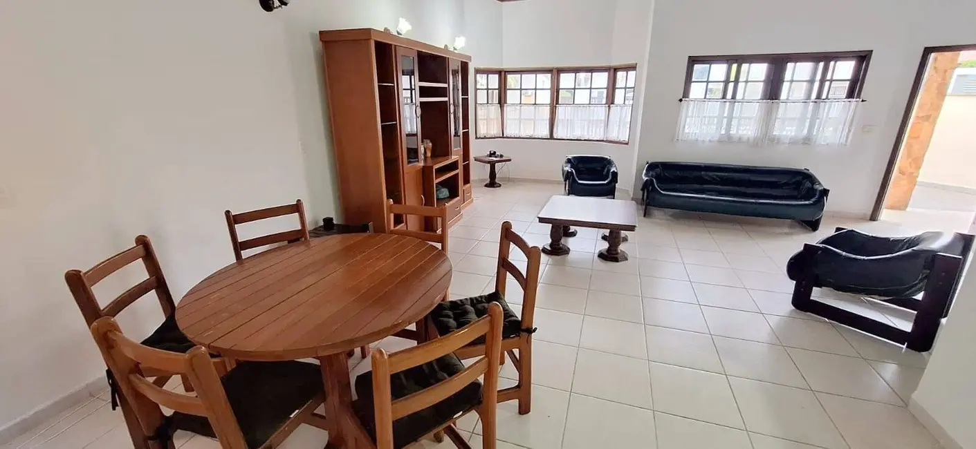 Foto 3 de Casa com 3 quartos à venda, 122m2 em Peruibe - SP