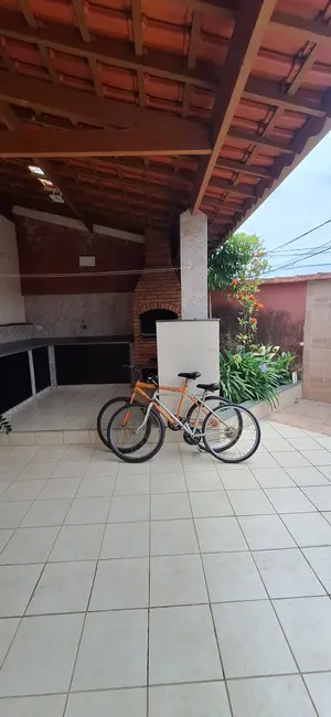 Casa com 5 quartos à venda, 295m2 em Peruibe - SP - imagem 3 Foto 3 de Casa com 5 quartos à venda, 295m2 em Peruibe - SP