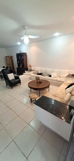 Casa com 3 quartos à venda, 141m2 em Peruibe - SP - imagem 3 Foto 3 de Casa com 3 quartos à venda, 141m2 em Peruibe - SP