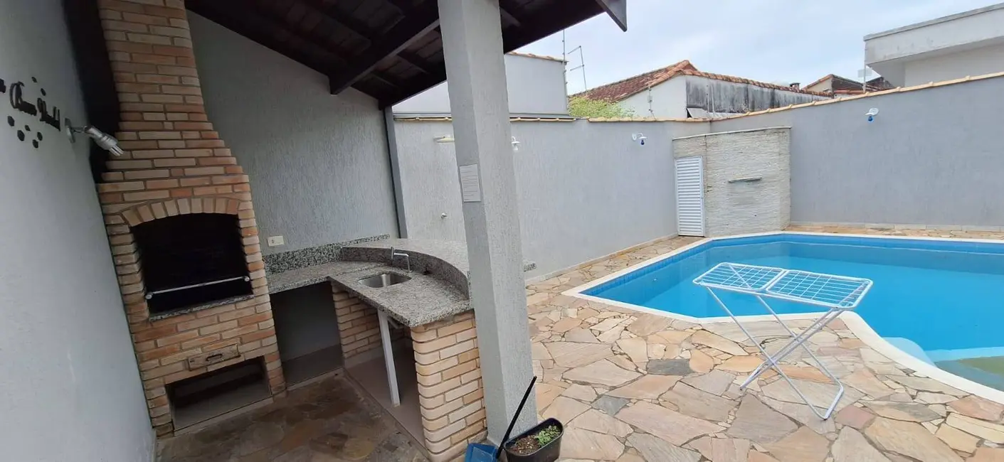 Foto 3 de Casa com 3 quartos à venda, 165m2 em Peruibe - SP