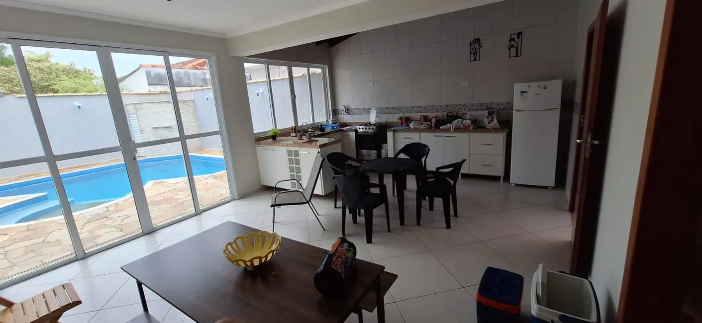 Foto 4 de Casa com 3 quartos à venda, 165m2 em Peruibe - SP