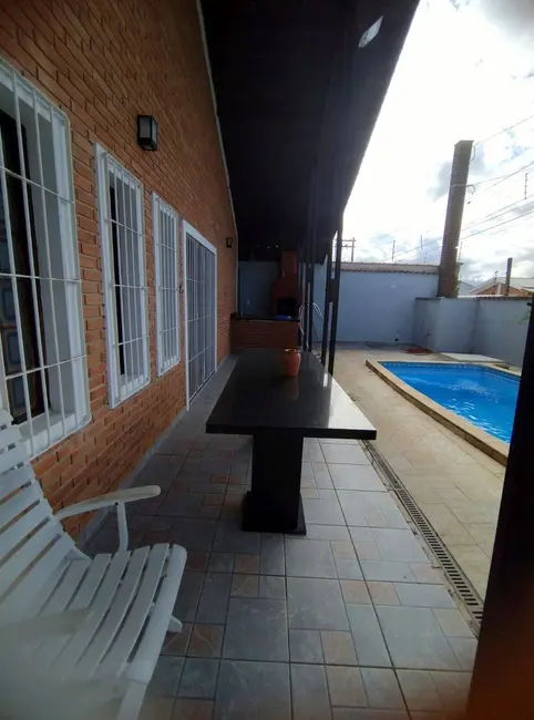 Foto 2 de Casa com 4 quartos à venda, 161m2 em Peruibe - SP