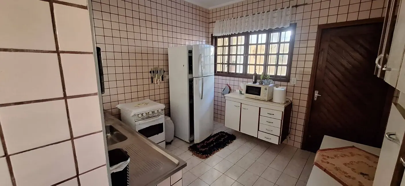 Casa com 4 quartos à venda e para alugar, 212m2 em Peruibe - SP - imagem 5 Foto 5 de Casa com 4 quartos à venda e para alugar, 212m2 em Peruibe - SP