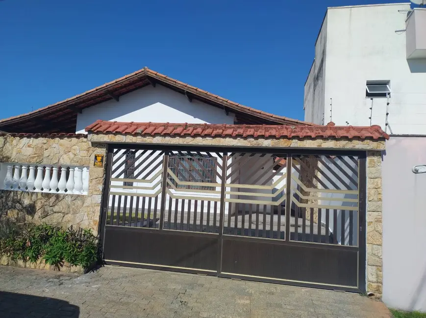 Foto 1 de Casa com 3 quartos para alugar, 173m2 em Peruibe - SP