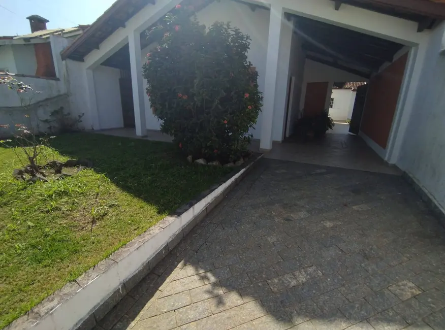 Casa com 4 quartos à venda, 172m2 em Peruibe - SP - imagem 2 Foto 2 de Casa com 4 quartos à venda, 172m2 em Peruibe - SP