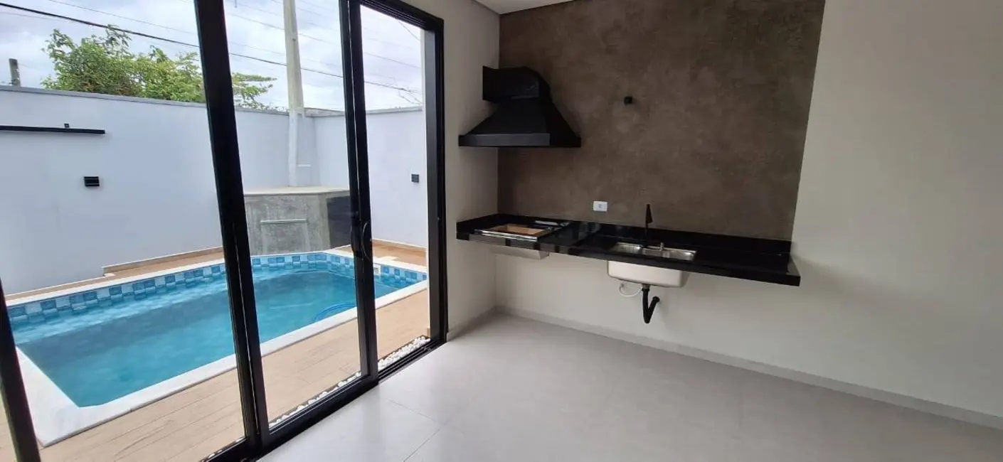 Casa com 3 quartos à venda, 135m2 em Peruibe - SP - imagem 3 Foto 3 de Casa com 3 quartos à venda, 135m2 em Peruibe - SP