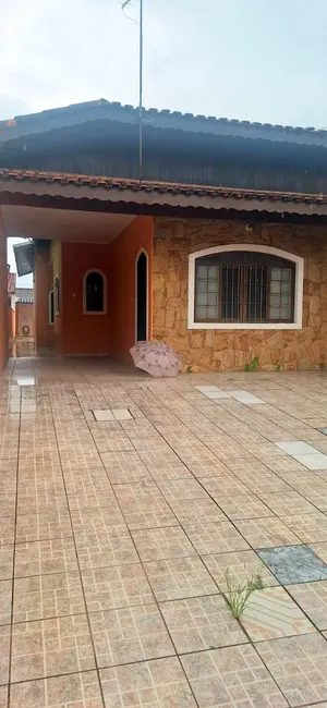 Foto 1 de Casa com 2 quartos para alugar, 93m2 em Peruibe - SP