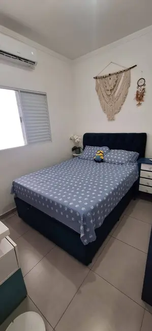 Foto 8 de Casa com 2 quartos à venda, 73m2 em Peruibe - SP
