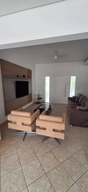 Casa com 4 quartos à venda e para alugar, 267m2 em Peruibe - SP - imagem 4 Foto 4 de Casa com 4 quartos à venda e para alugar, 267m2 em Peruibe - SP