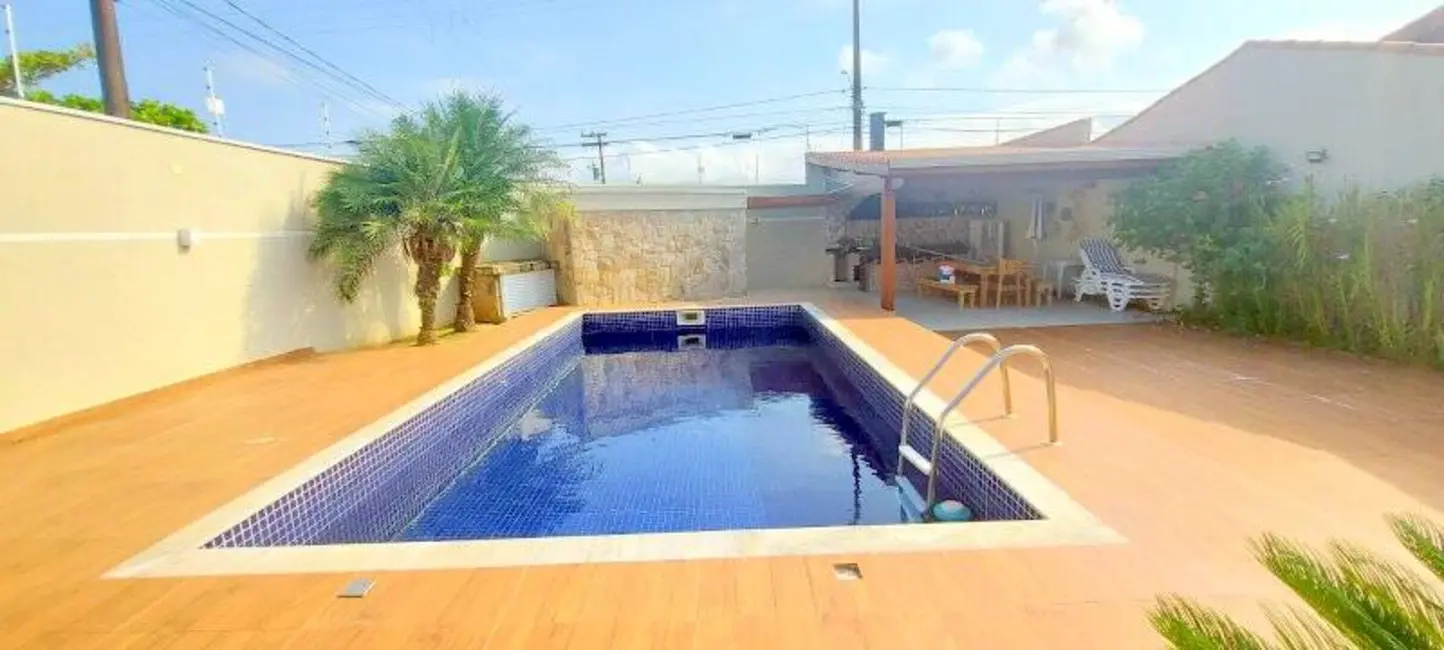 Chácara com 3 quartos à venda, 559m2 em Peruibe - SP - imagem 1 Foto 1 de Chácara com 3 quartos à venda, 559m2 em Peruibe - SP