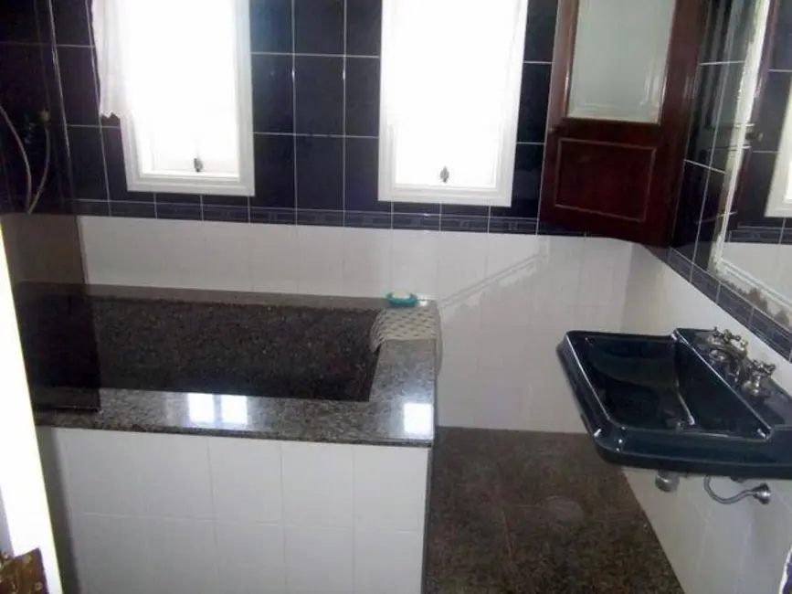 Casa com 7 quartos à venda em Peruibe - SP - imagem 9 Foto 9 de Casa com 7 quartos à venda em Peruibe - SP